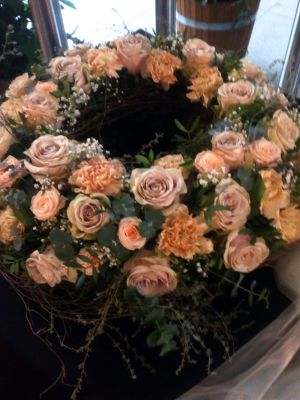 blumenkranz-aprikos3158A31D-A0E1-ABA3-A319-1EA896FDFF18.jpg