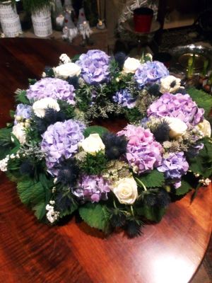 blumenkranz-lila5F3B95F5-0D5D-3E37-581D-7DCF4D530A3E.jpg